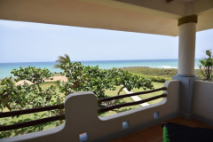 Spacious oceanfront 2BR apartment in Perla Marina